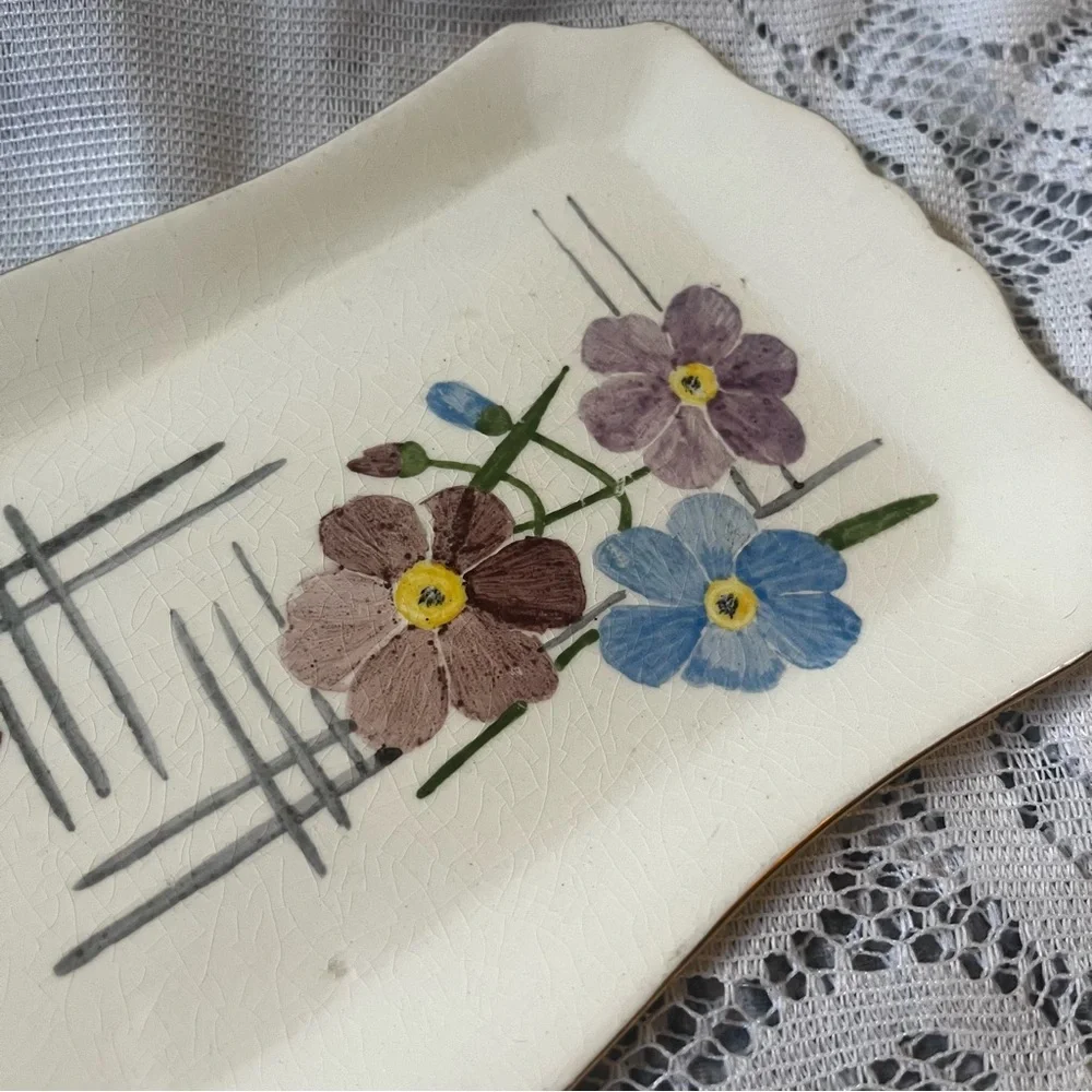 Vintage Floral Tray - Picture 3 of 10